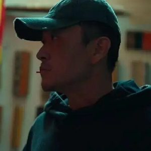爱吃糖的老默
